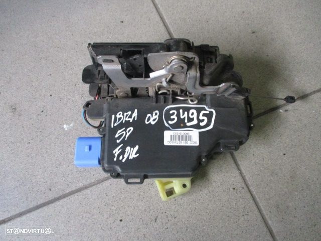 Fecho 3B1837016CC VW POLO 4 9N FASE 2 2008 1.4TDI 70CV 3P AZUL  FD 8 PINOS VW POLO 4 9N FASE 2 2009 1.4TDI 70CV 5P CINZENTO FD 8 Pinos SEAT IBIZA 6L 2007 1.4I 16V 85CV 5P AZUL CLARINHO F DRT 8 PINOS SEAT CORDOBA 6L  2007 1.4TDI 70CV 4P PRETO FD - 1
