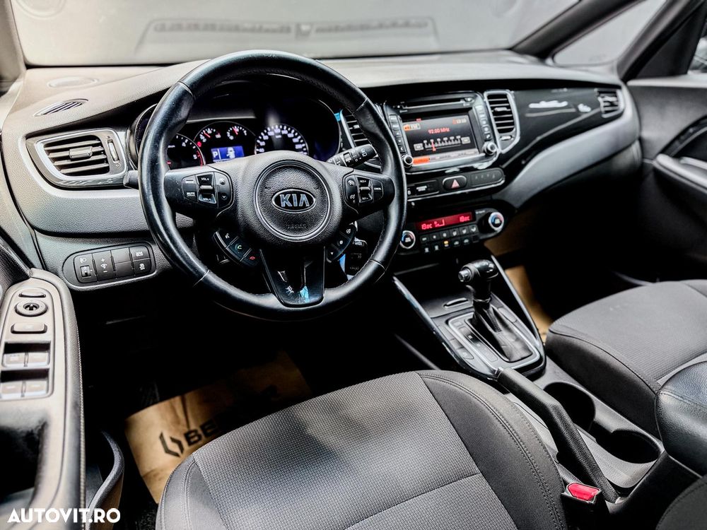 Kia Carens - 15