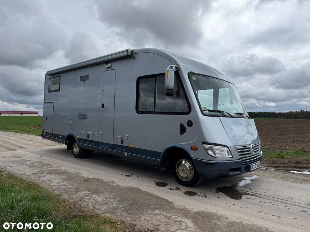 Mercedes-Benz RMB - 1