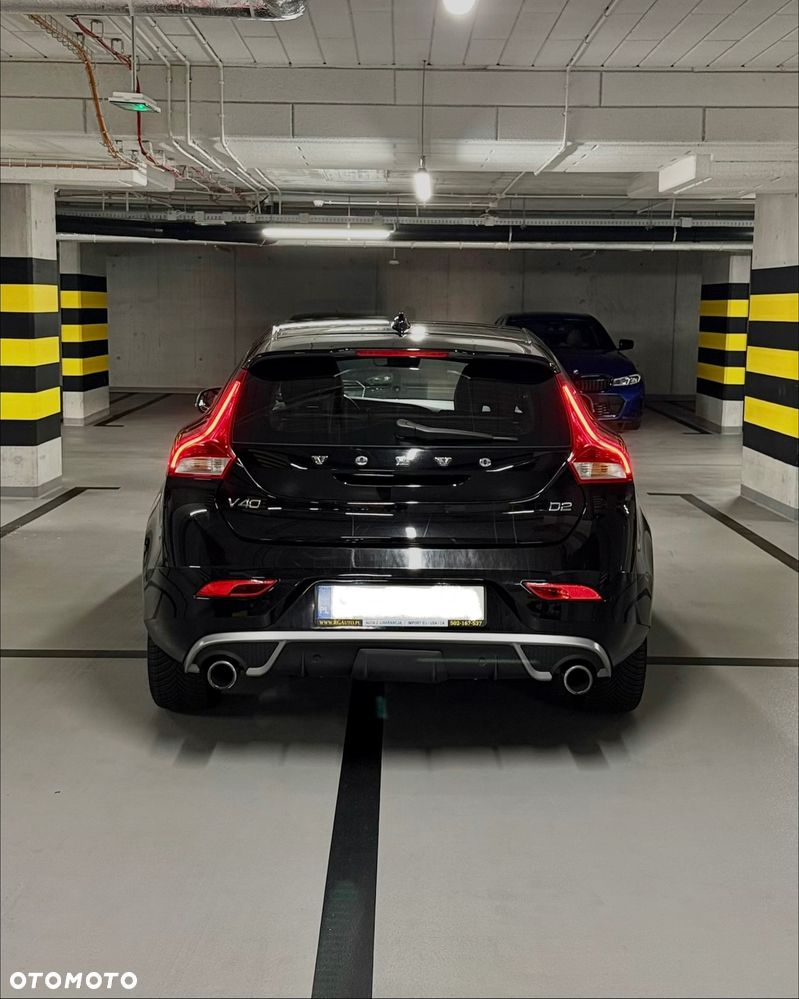 Volvo V40 D2 Drive-E R-Design Momentum - 3