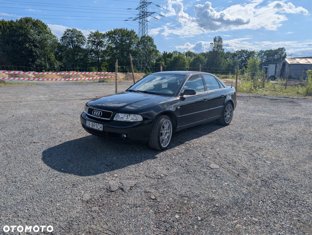 Audi A4 Limousine 2.4 - 17