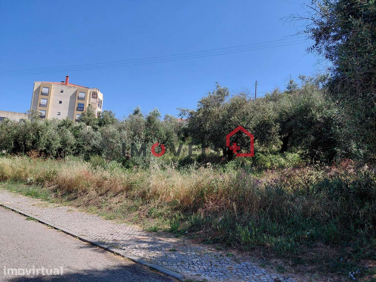 Lote terreno para construção com área de dois mil cento e sessenta... - Grande imagem: 2/3