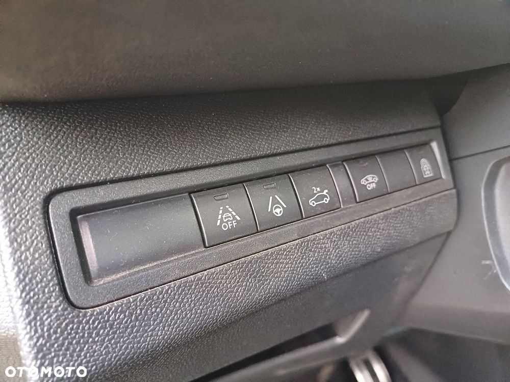 Peugeot 3008 1.2 PureTech GT Pack S&S EAT8 - 24