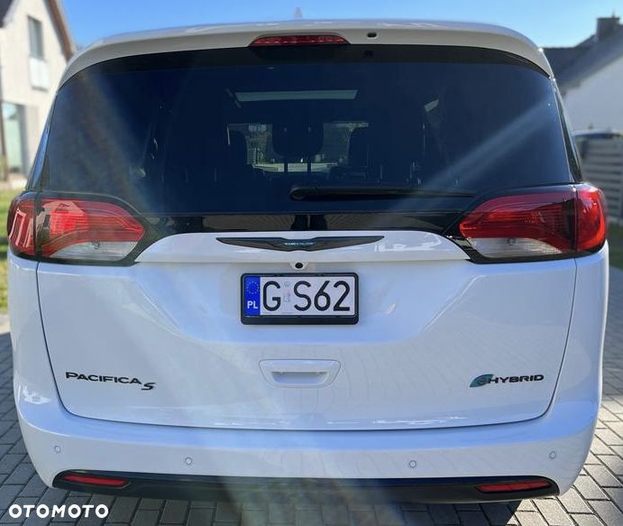 Chrysler Pacifica - 5