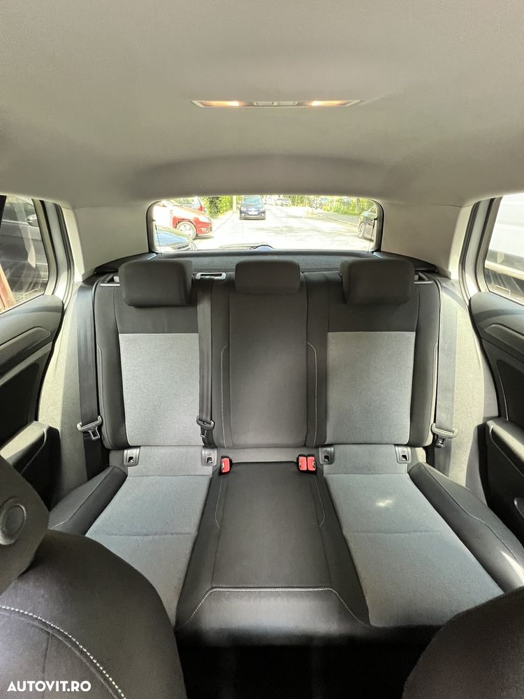 Volkswagen Golf - 17