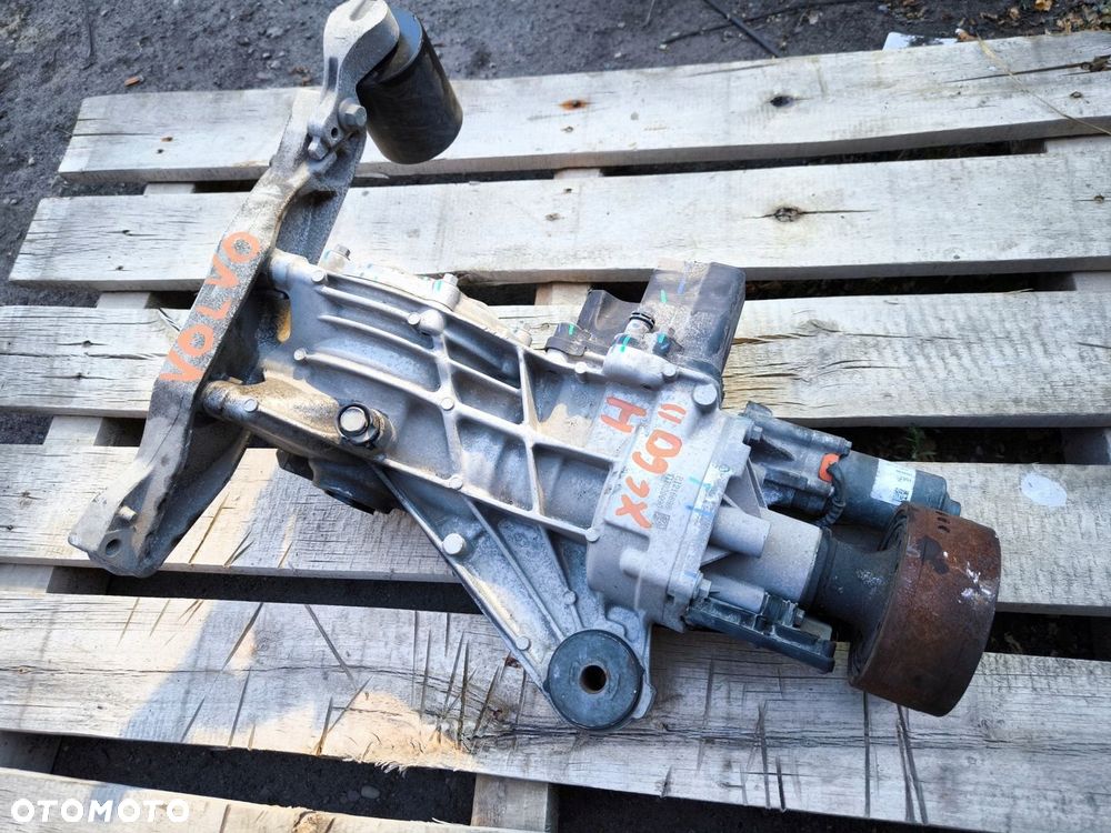 VOLVO XC60 II MOST TYLNY DYFER 2.0 T5 P1216698