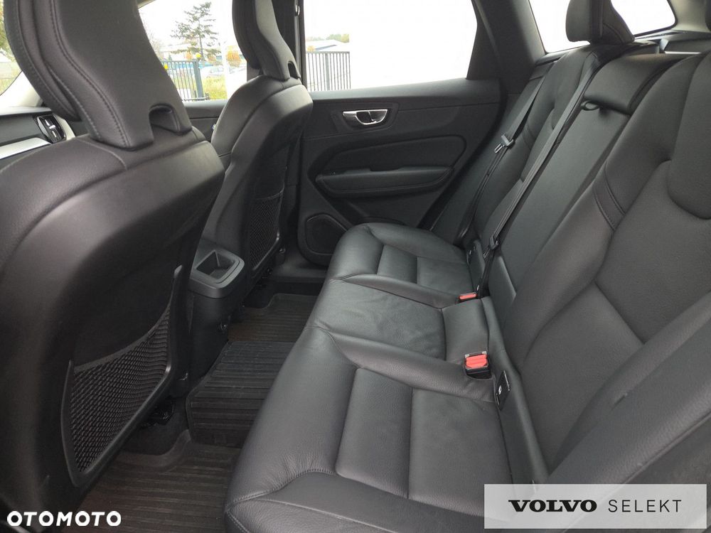Volvo XC 60 B5 B AWD Plus Dark - 14
