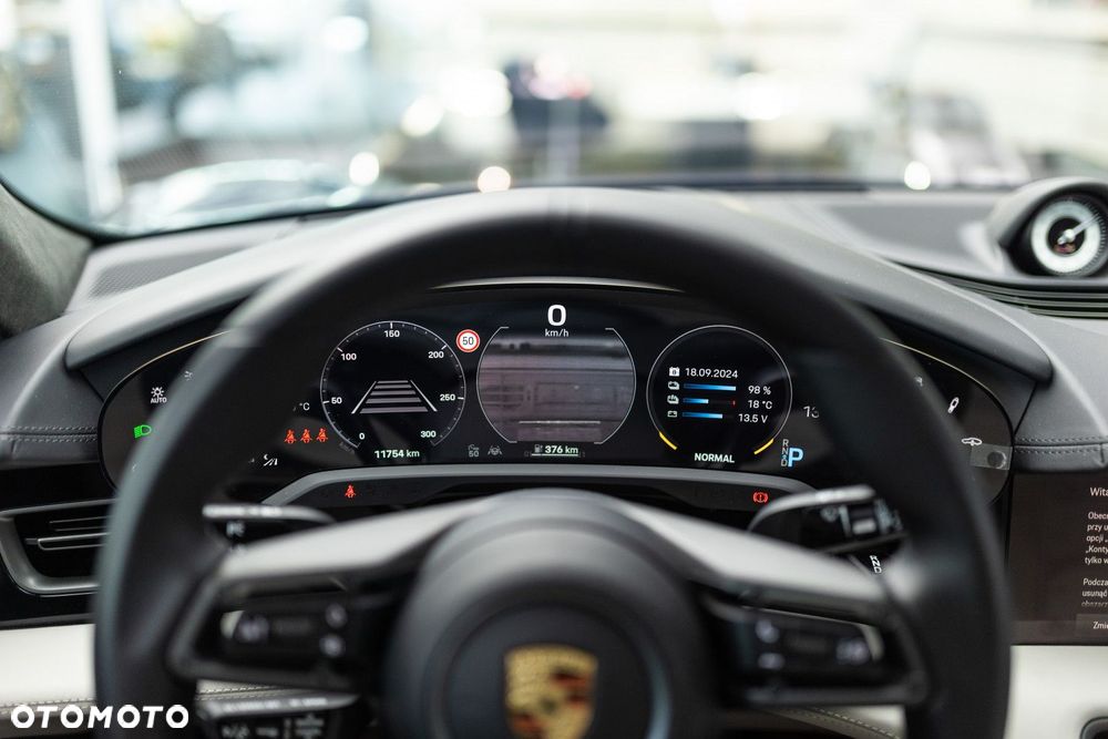 Porsche Taycan Turbo S Cross Turismo - 15