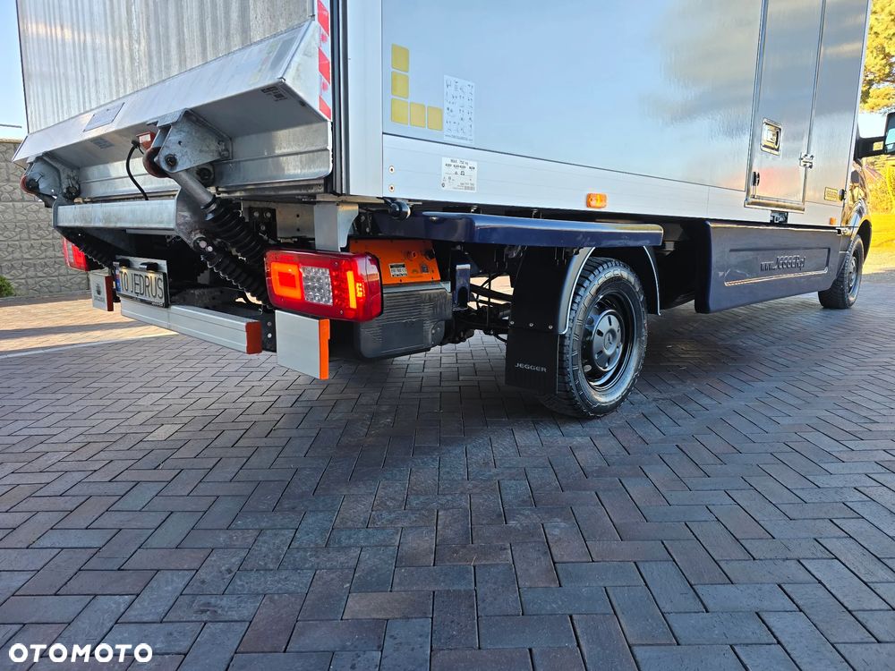 Mercedes-Benz SPRINTER 319 3.0 CDI KONTENER 4,28cmDługi 2,29cmSzero 2,24cmWysok + WINDA 750Kg 42Tyś km SERWIS DO OSTATNIEGO Km ASO MERCEDES-BENZ SALON PL STAN NOWY NOWY NOWY FABRYCZNA GWARANCJA - 28