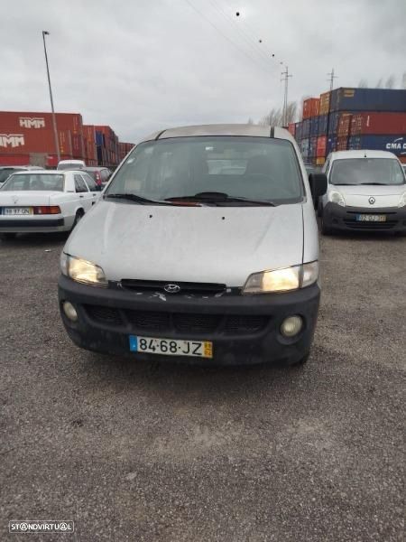 Hyundai H-1 Starex - 1