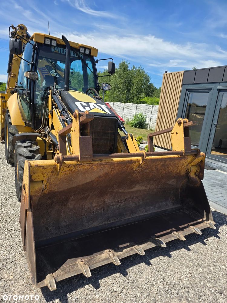 Caterpillar - 10