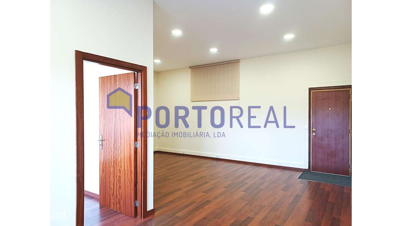 T1 Novo em Santana - Leça Balio - Grande imagem: 5/25