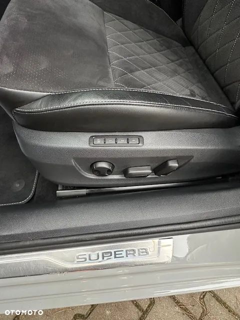 Skoda Superb 1.4 TSI Plug-In Hybrid Sportline DSG - 36