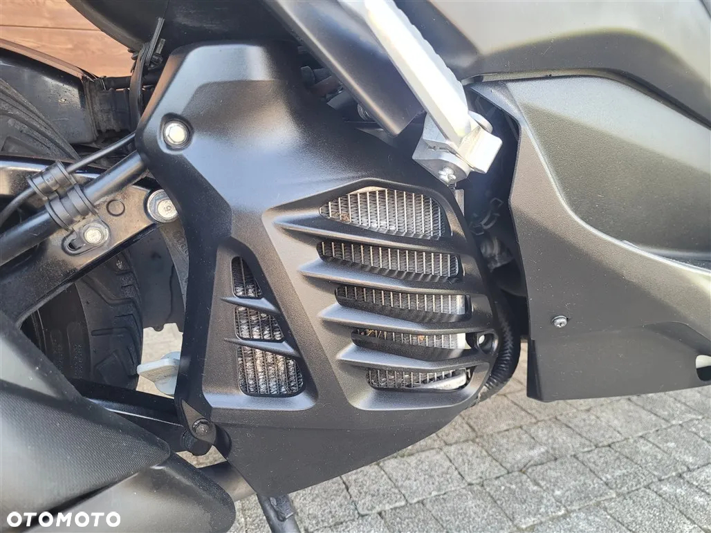 Yamaha NMAX - 15