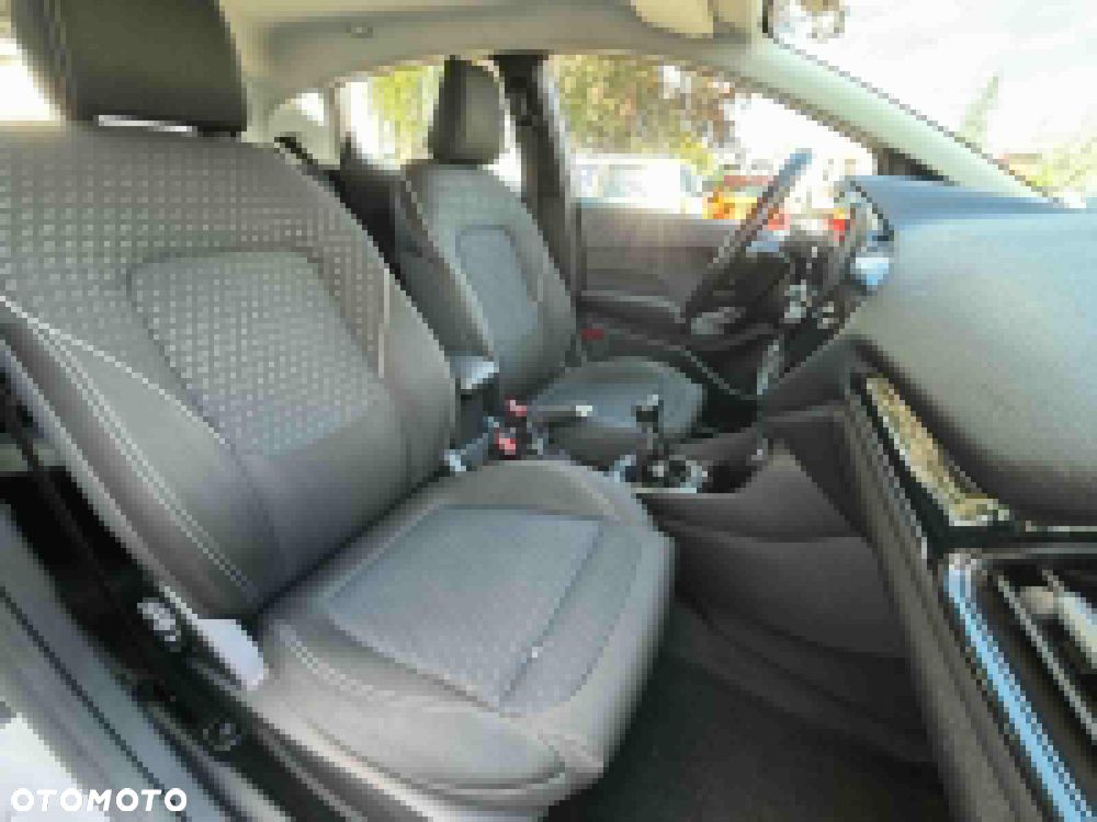 Ford Fiesta 1.1 Titanium - 27