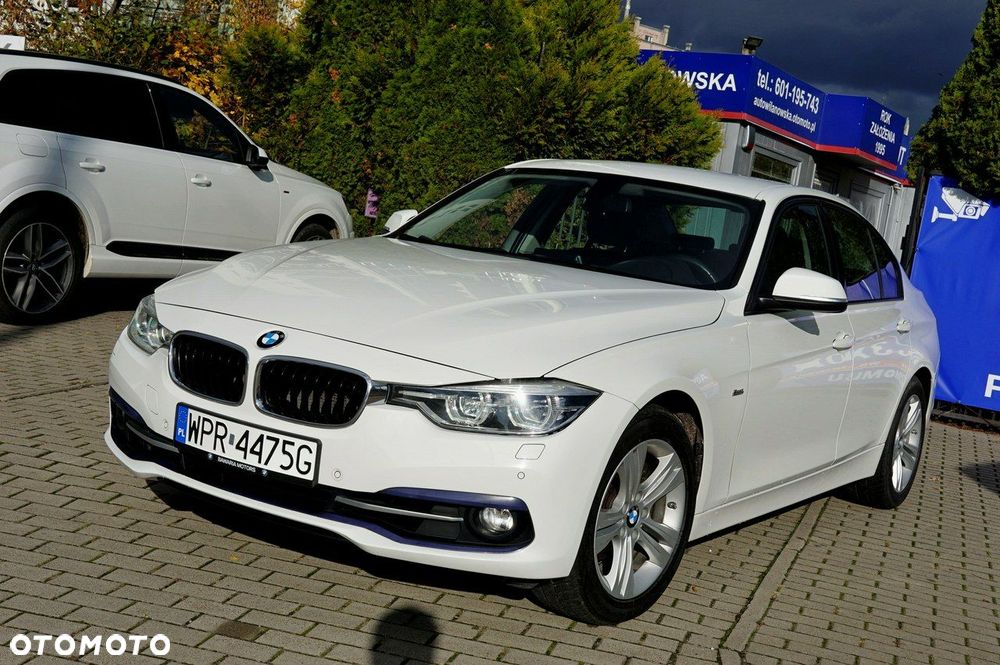 BMW Seria 3 318i Sport Line