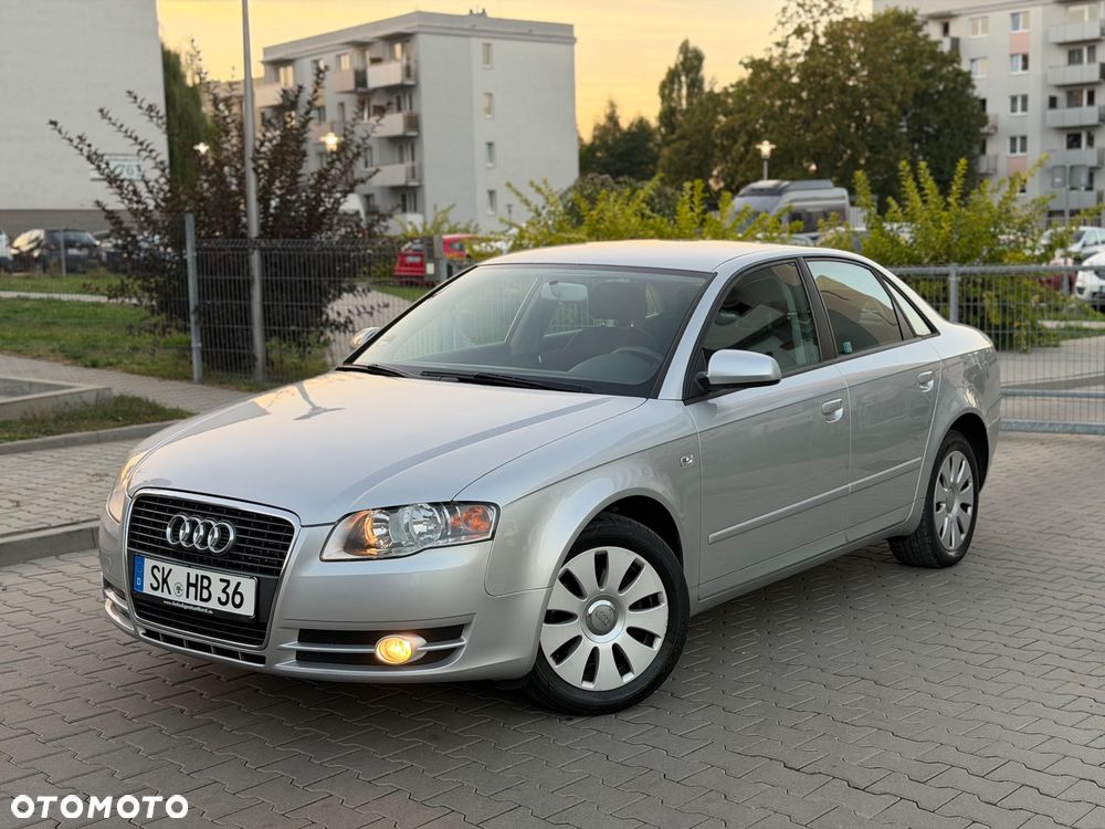 Audi A4 Limousine - 16