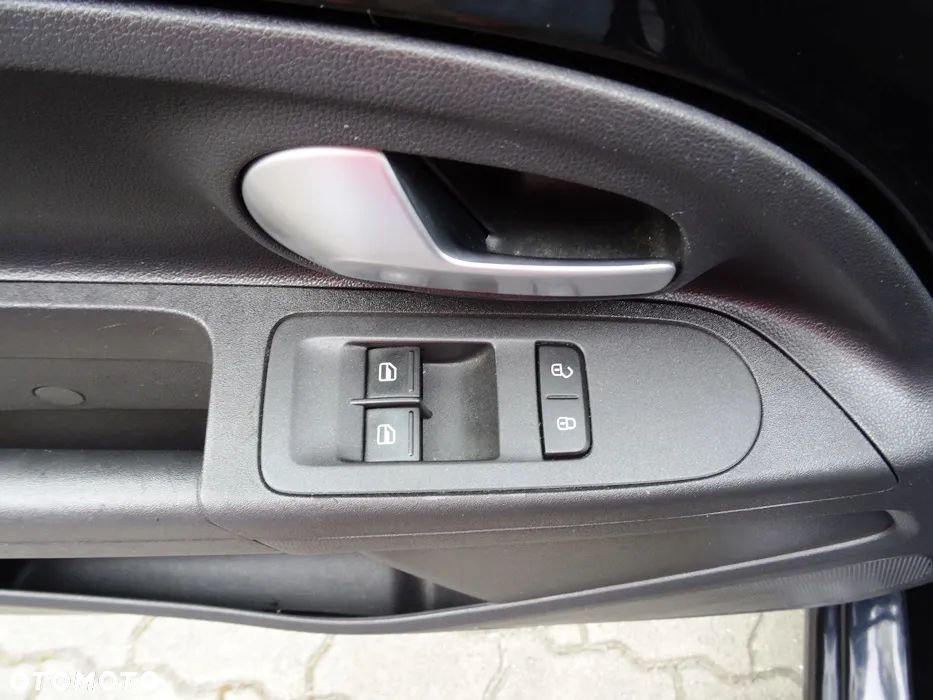 Volkswagen up! 1.0 Beats - 18