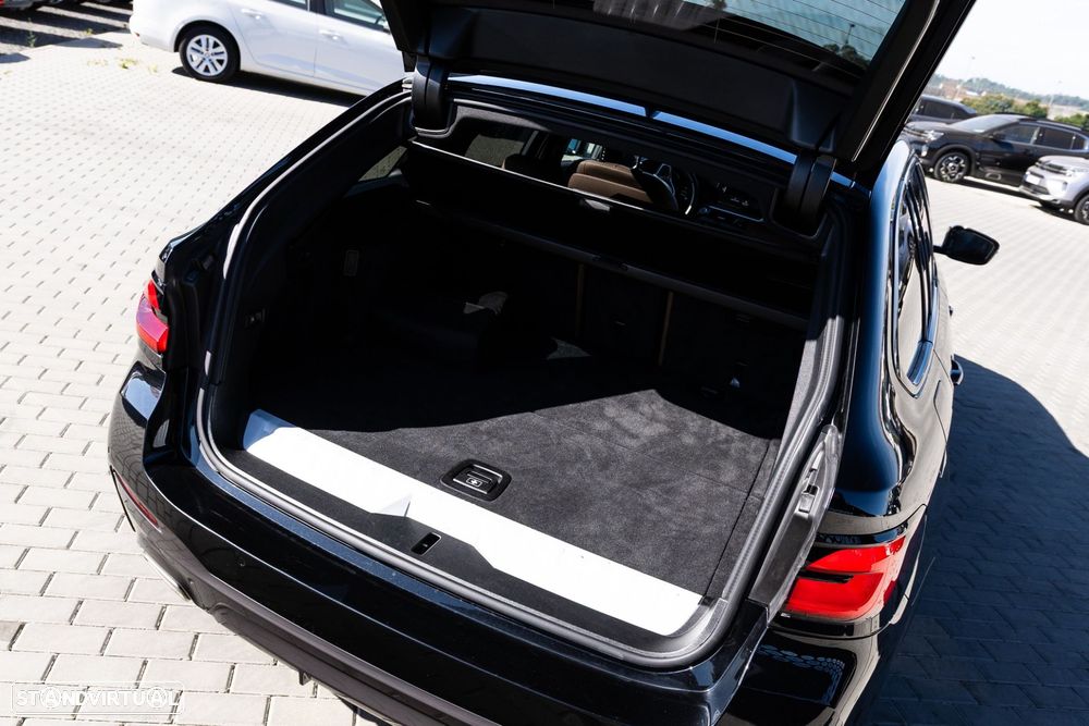BMW 530 e Pack Desportivo M - 12