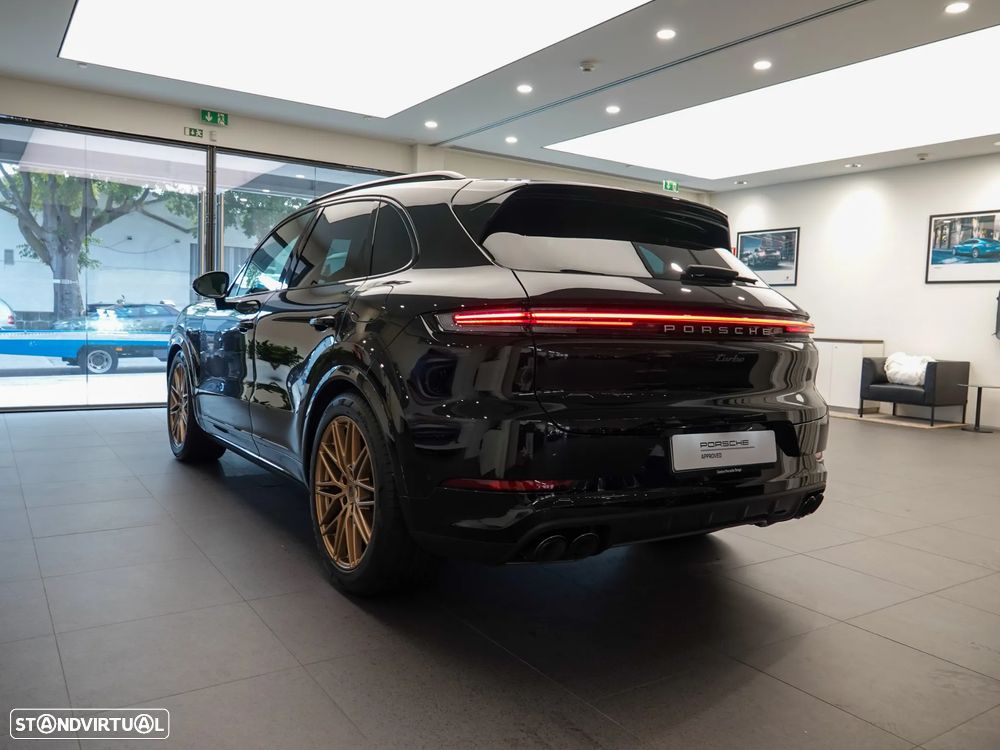 Porsche Cayenne Turbo E-Hybrid - 3