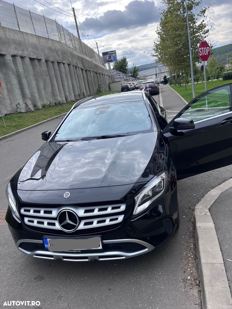 Mercedes-Benz GLA - 9