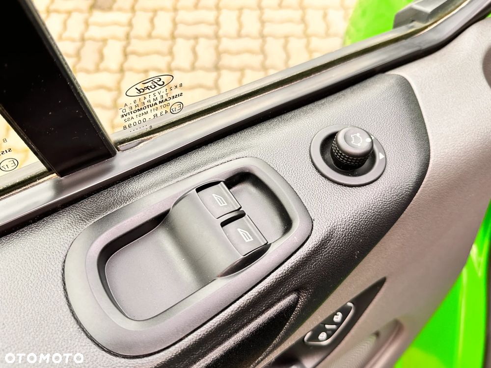 Ford TRANSIT CUSTOM - 15