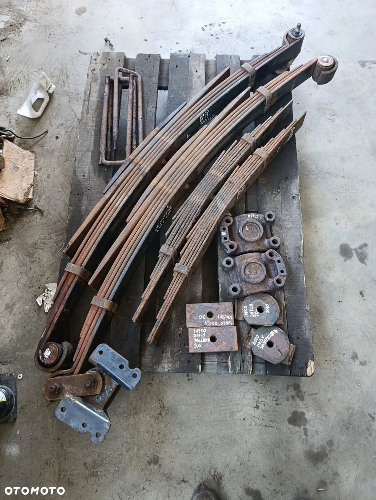 RESORY KOMPLET TYŁ TYLNE IVECO DAILY 06-14 13 PIÓR 65c 70c 72c - 1