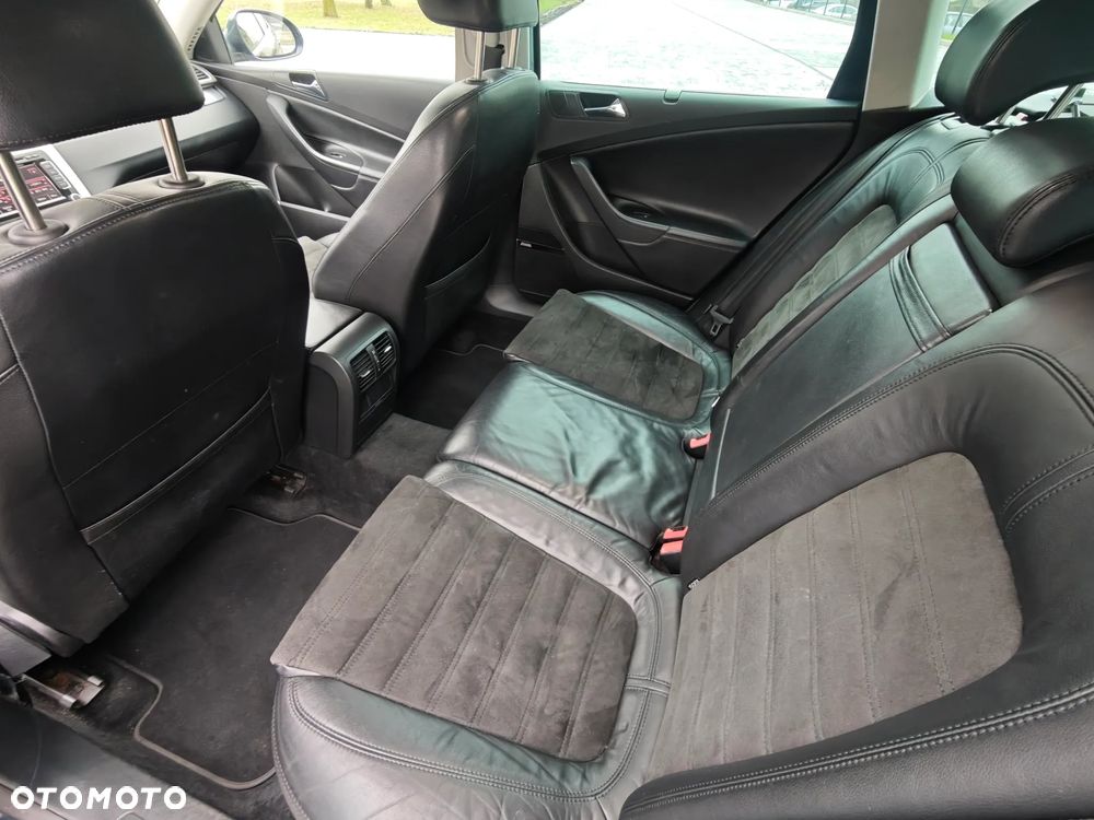 Volkswagen Passat 3.2 V6 FSI 4Motion DSG Highline - 26