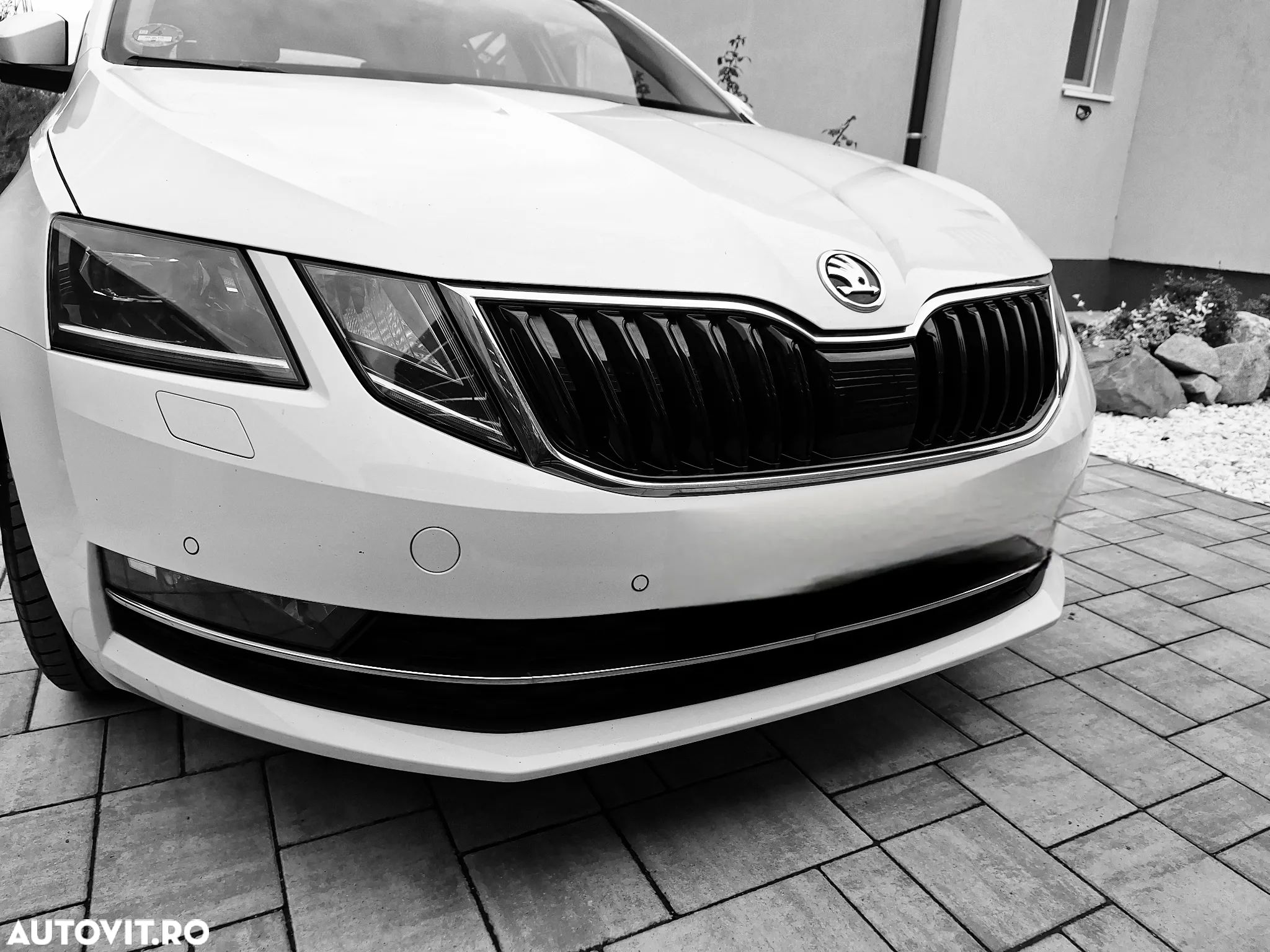 Skoda Octavia Combi 1.6 TDI DSG Style - 1
