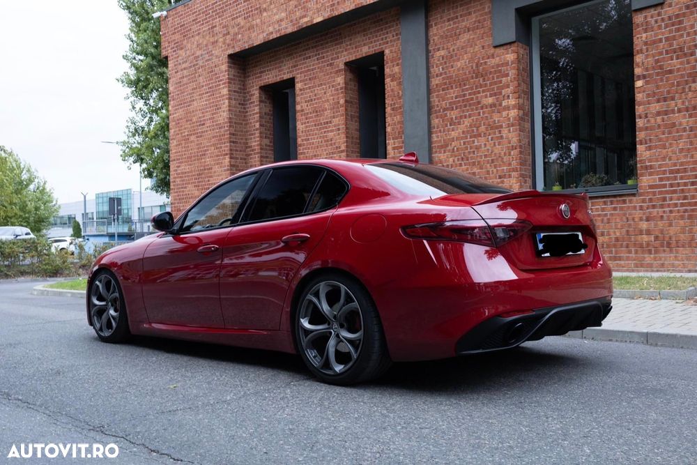 Alfa Romeo Giulia 2.0 Turbo 16V AT8 Veloce - 8