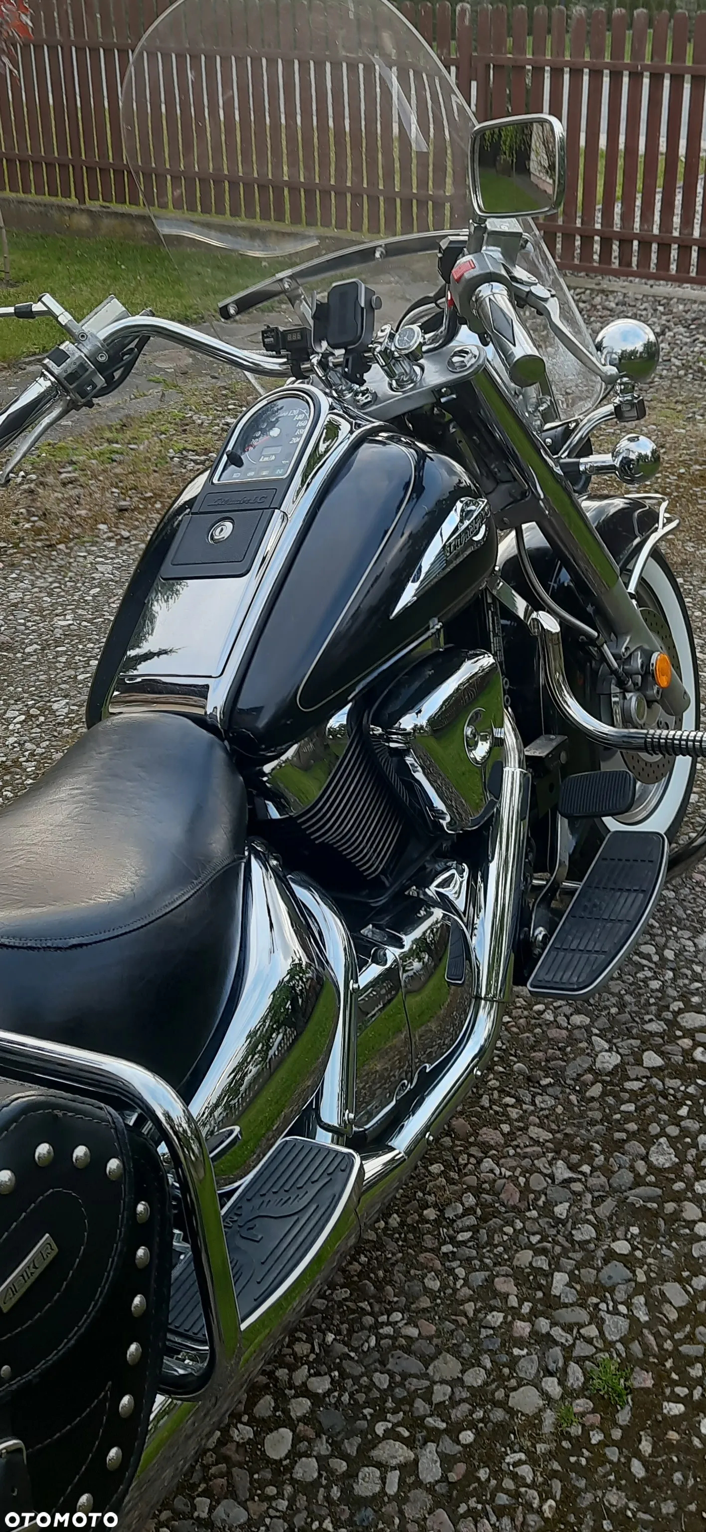 Suzuki Intruder - 3