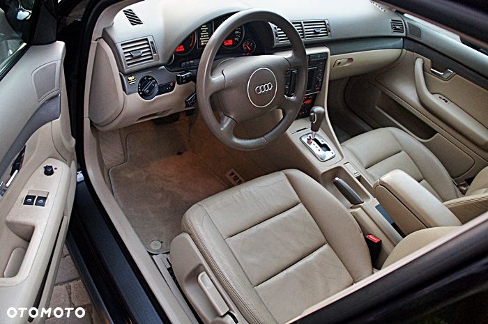 Audi A4 Limousine - 4