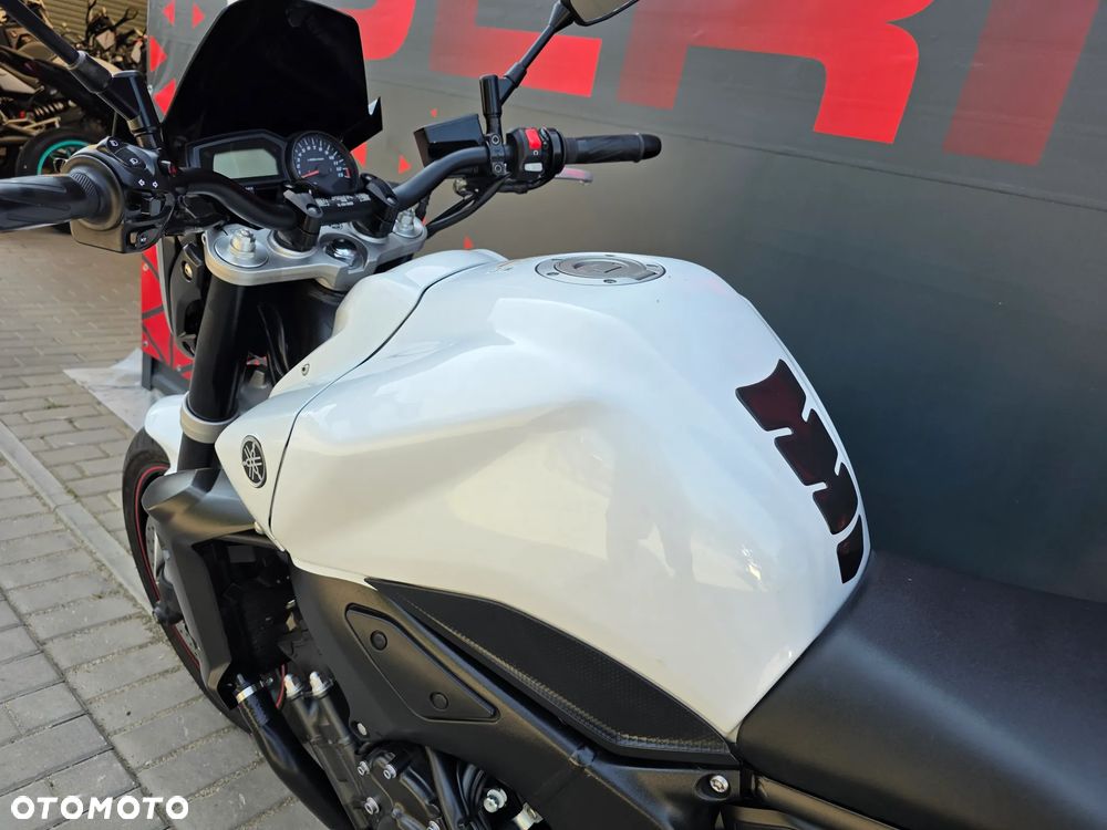 Yamaha FZ - 23
