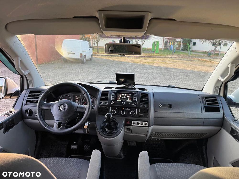 Volkswagen TRANSPORTER T5 - 12