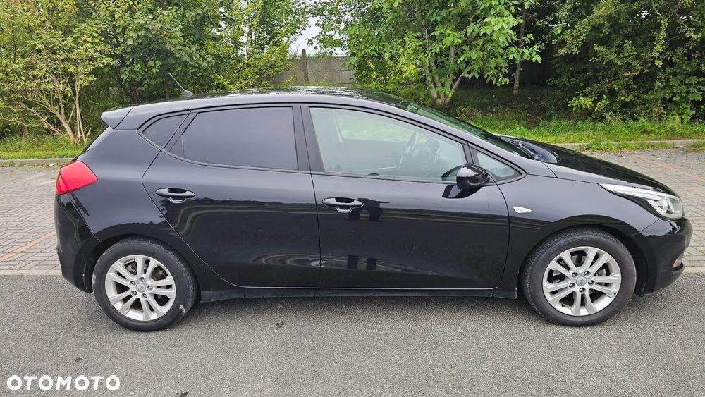 Kia Ceed - 12