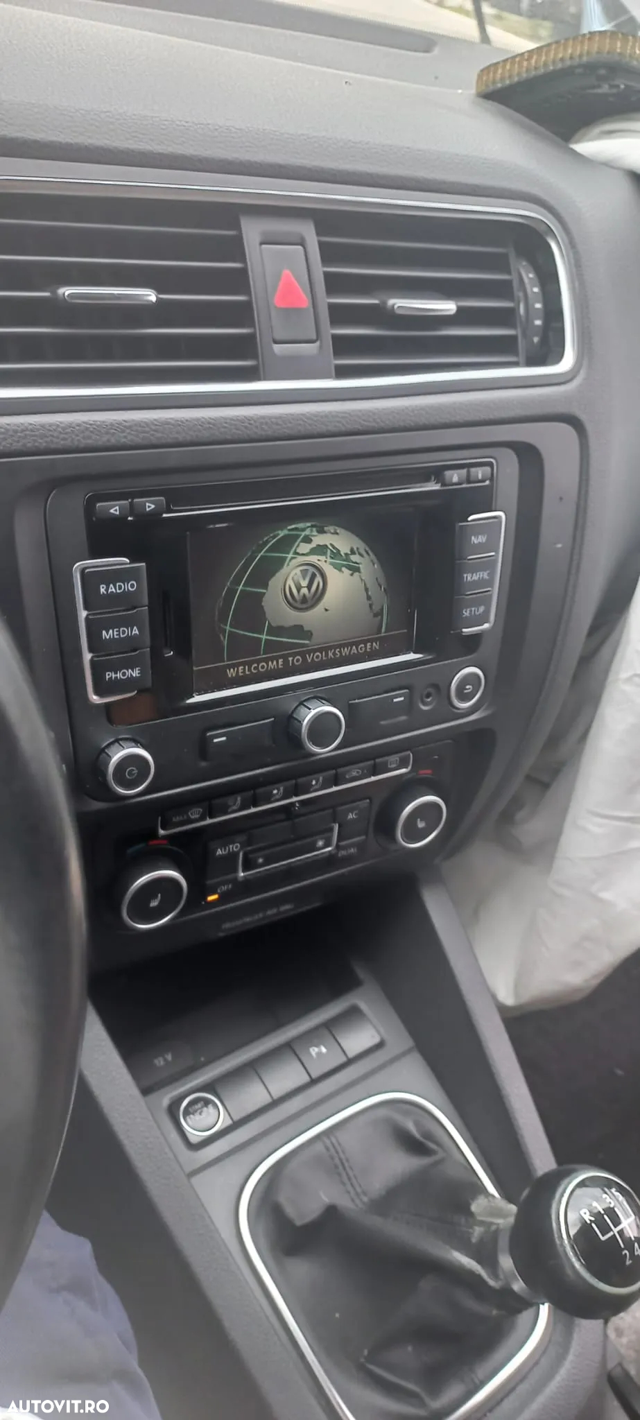 Dezmembram VW Jetta 1.6 TDI CAYC - 4