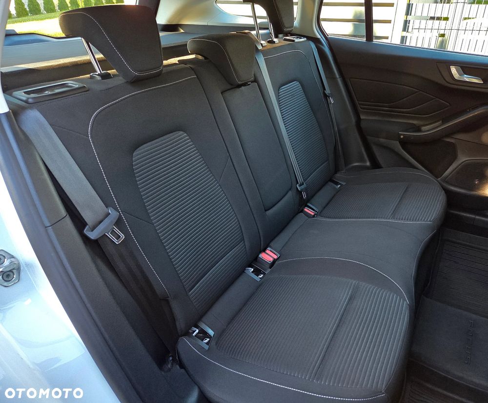 Ford Focus 1.0 EcoBoost Titanium - 18