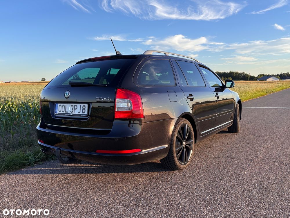 Skoda Octavia 2.0 TDI DPF RS DSG - 4