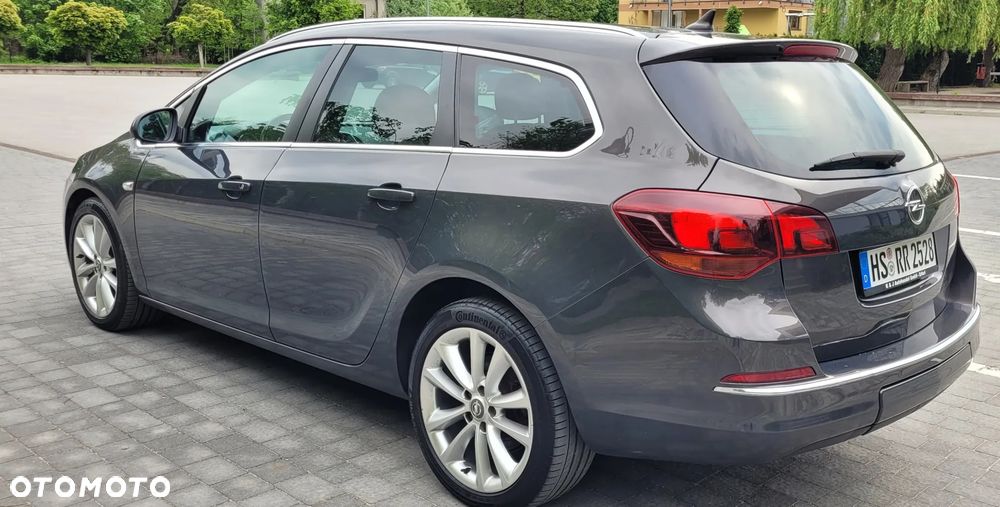 Opel Astra 1.6 SIDI Turbo Automatik Innovation - 4