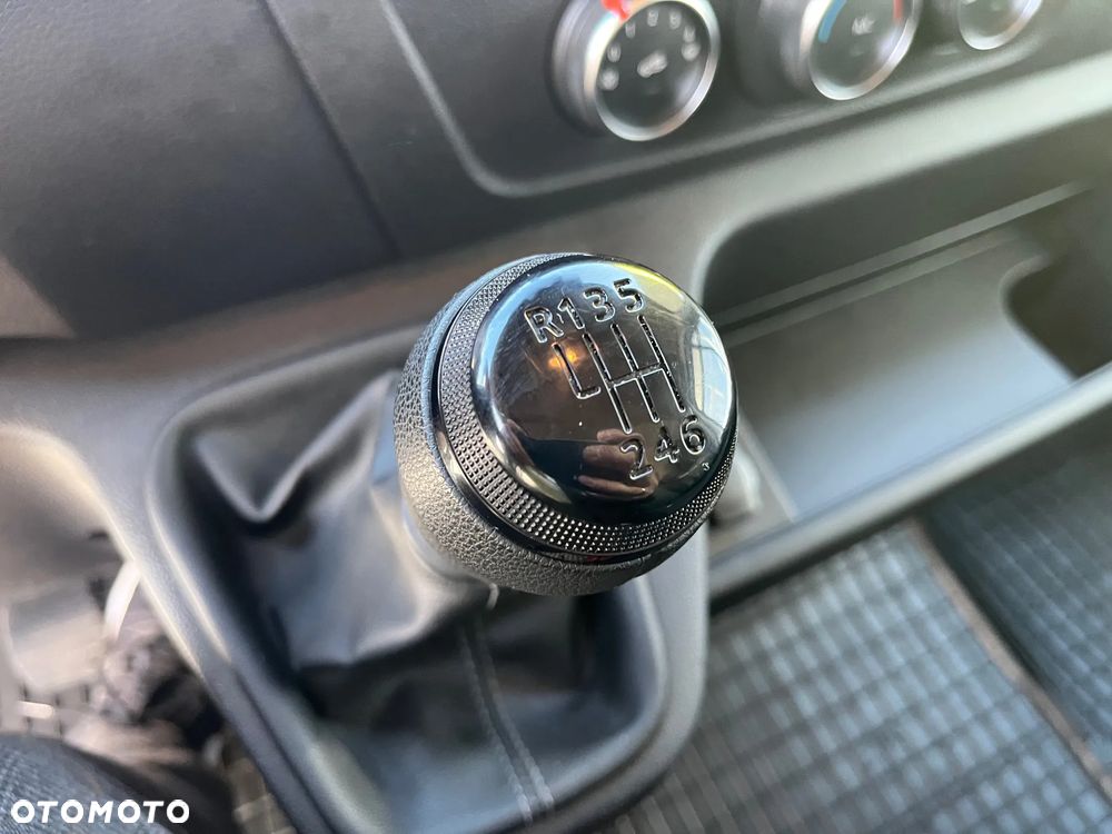 Renault Master Furgon L3H2 180 KM - 17