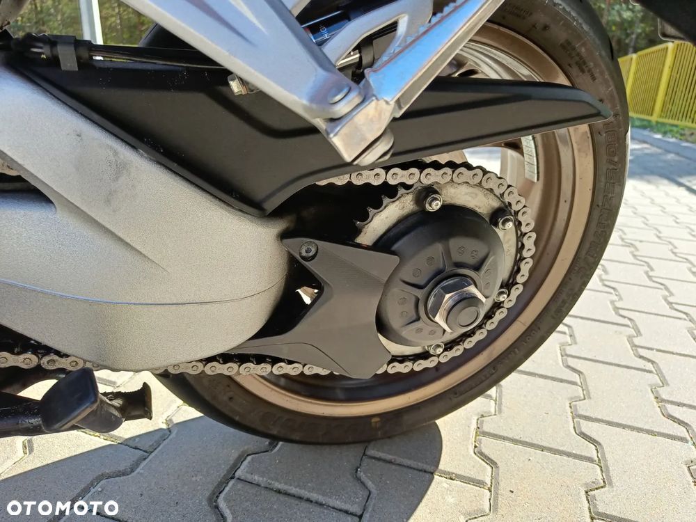 Honda VFR - 23
