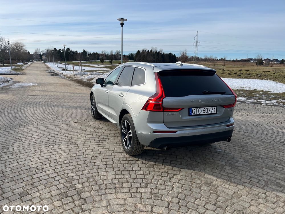 Volvo XC 60 T6 AWD Geartronic Momentum Pro - 4