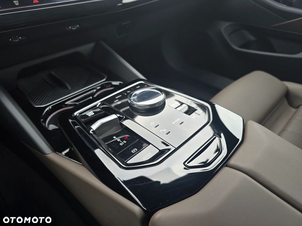 BMW Seria 5 520d xDrive mHEV M Sport - 19