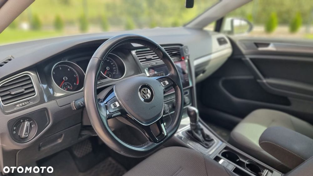 Volkswagen Golf - 5