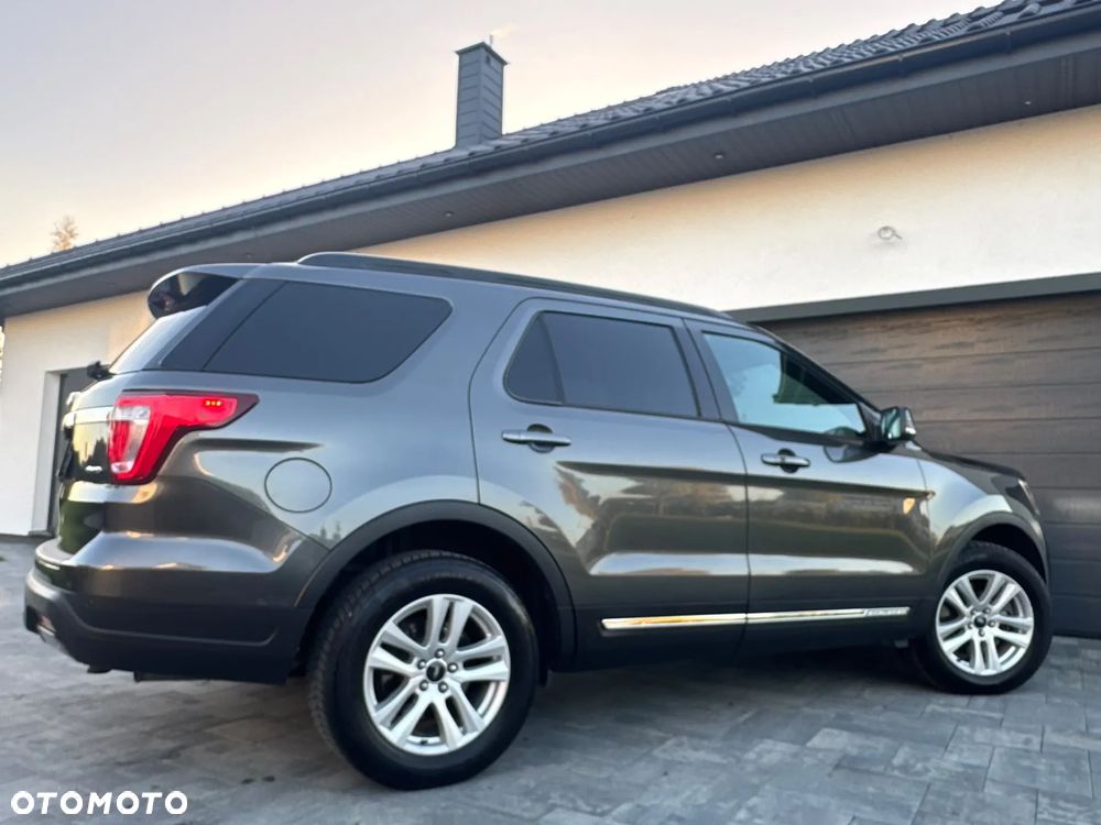 Ford Explorer - 33