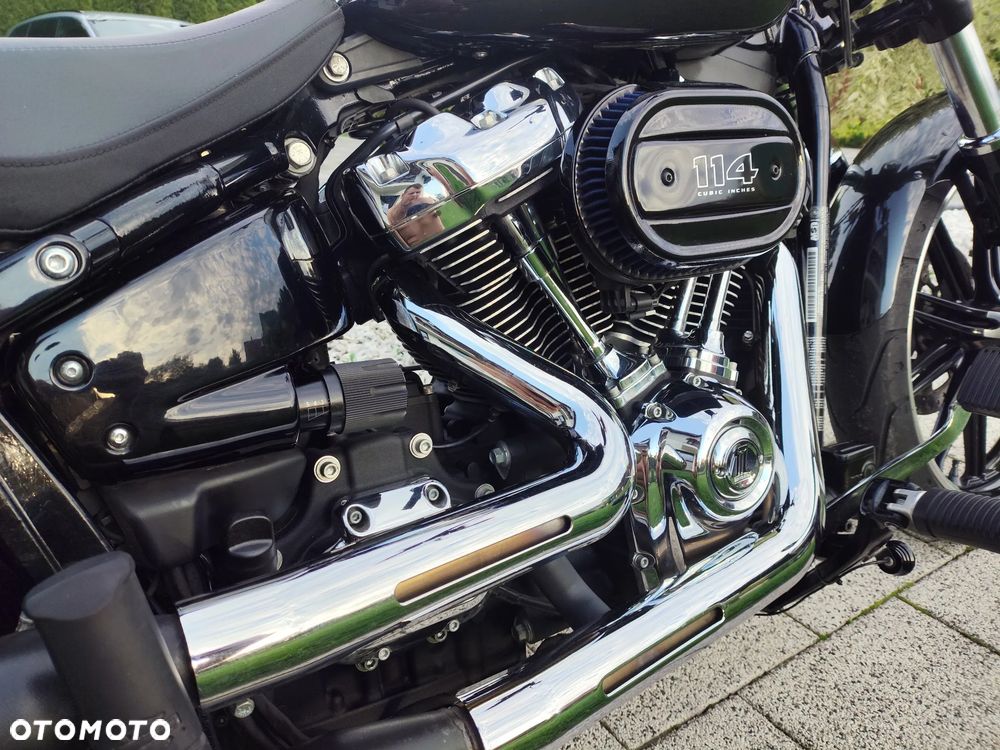 Harley-Davidson Softail Breakout - 3