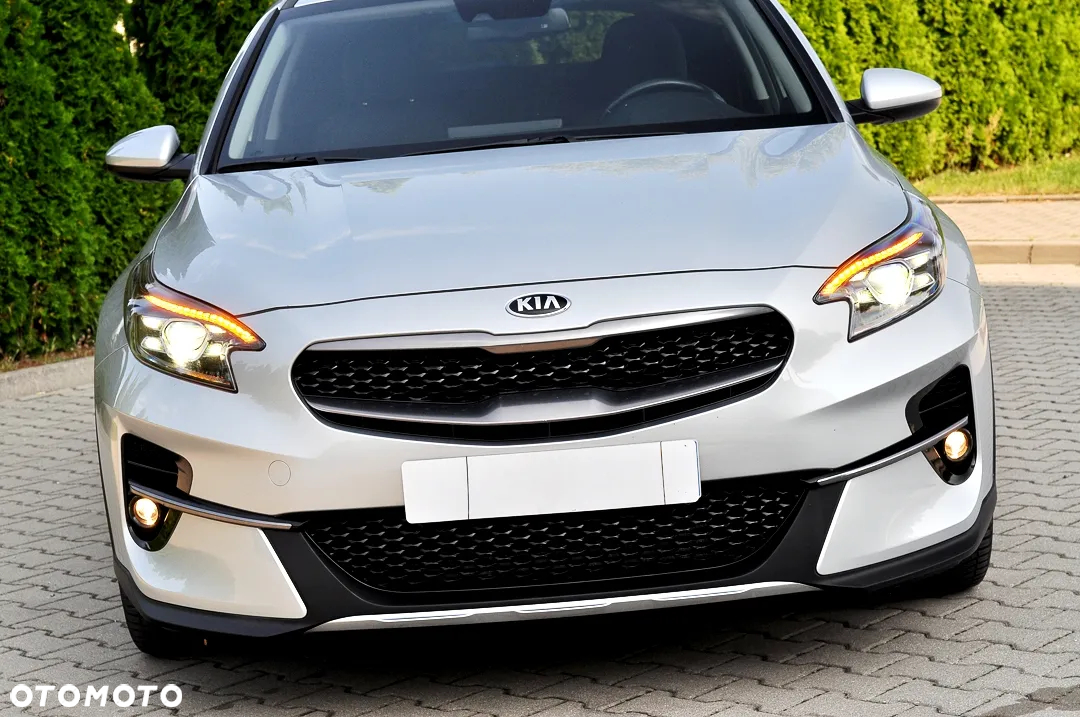Kia XCeed 1.6 CRDi SCR L Business Line - 3