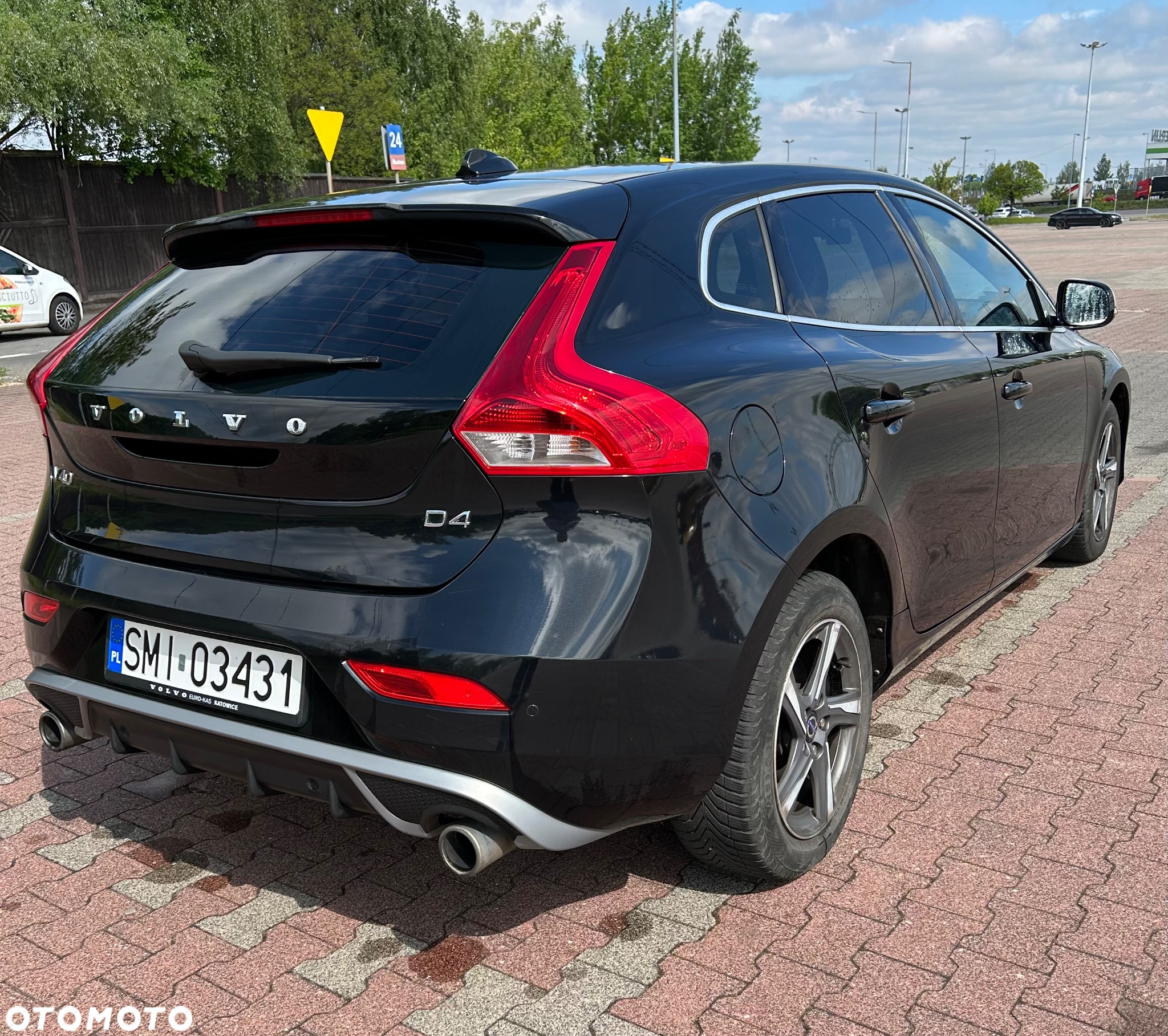Volvo V40 D4 Drive-E R-Design Momentum - 5