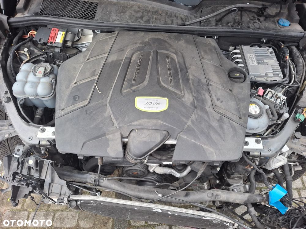 Porsche Cayenne - 13