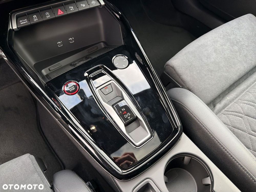 Audi RS3 Limousine - 16